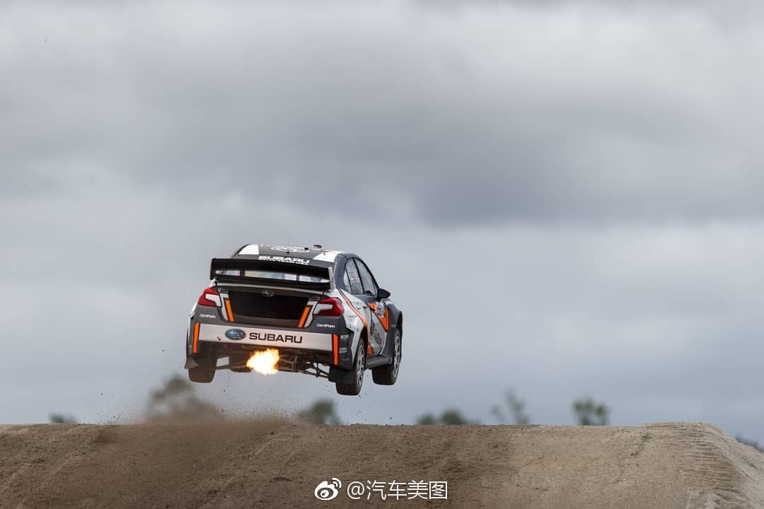 WRX STI & 福特嘉年华，太横了这哥儿俩！