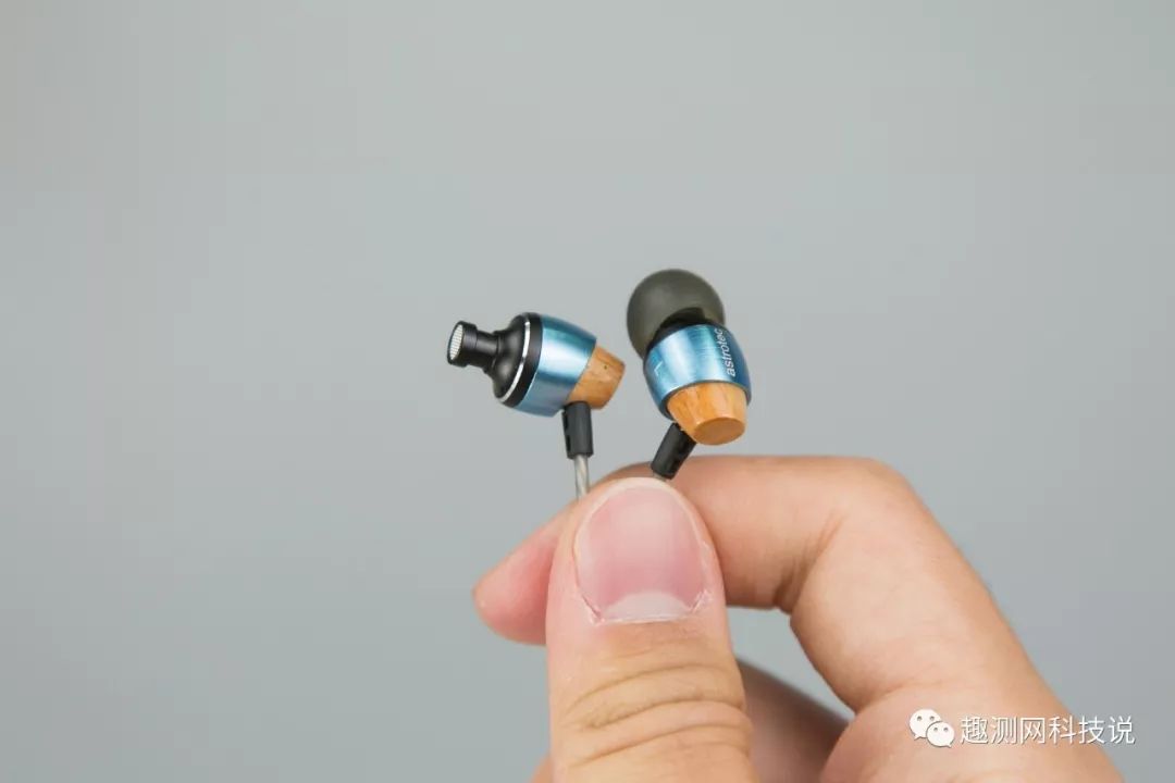 偏科人声塞:Astrotec\阿思翠 AM800入耳式耳机