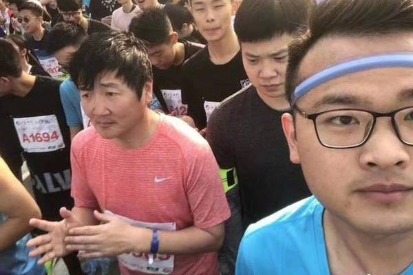 林志炫和孙楠近照曝光，为何两人岁数差不多,孙楠已经很苍老了?