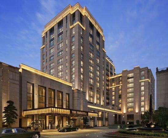 车主开路虎到上海这个酒店, 看到停车费一小时, 果断掉头就走