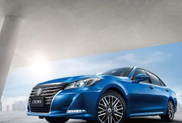 丰田皇冠怎么样 售19.48万搭载2.0T涡轮增压发动机