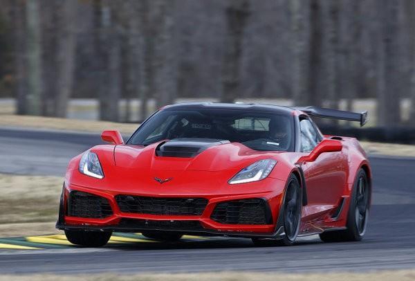 美国精神号Corvette ZR1于美国VIR赛道刷新量产车单圈纪录