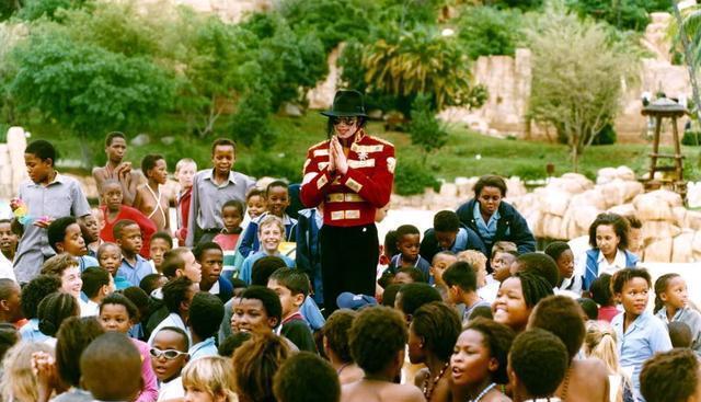 迈克杰克逊: 我去过中国开演唱会, 在台湾。