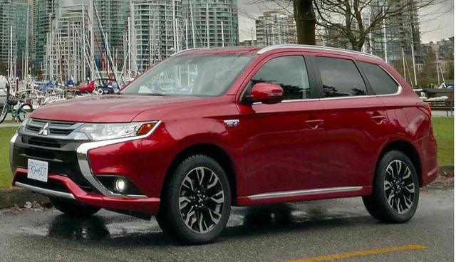 解读2018三菱欧蓝德插入式混合动力车，但它的操控性和内饰很