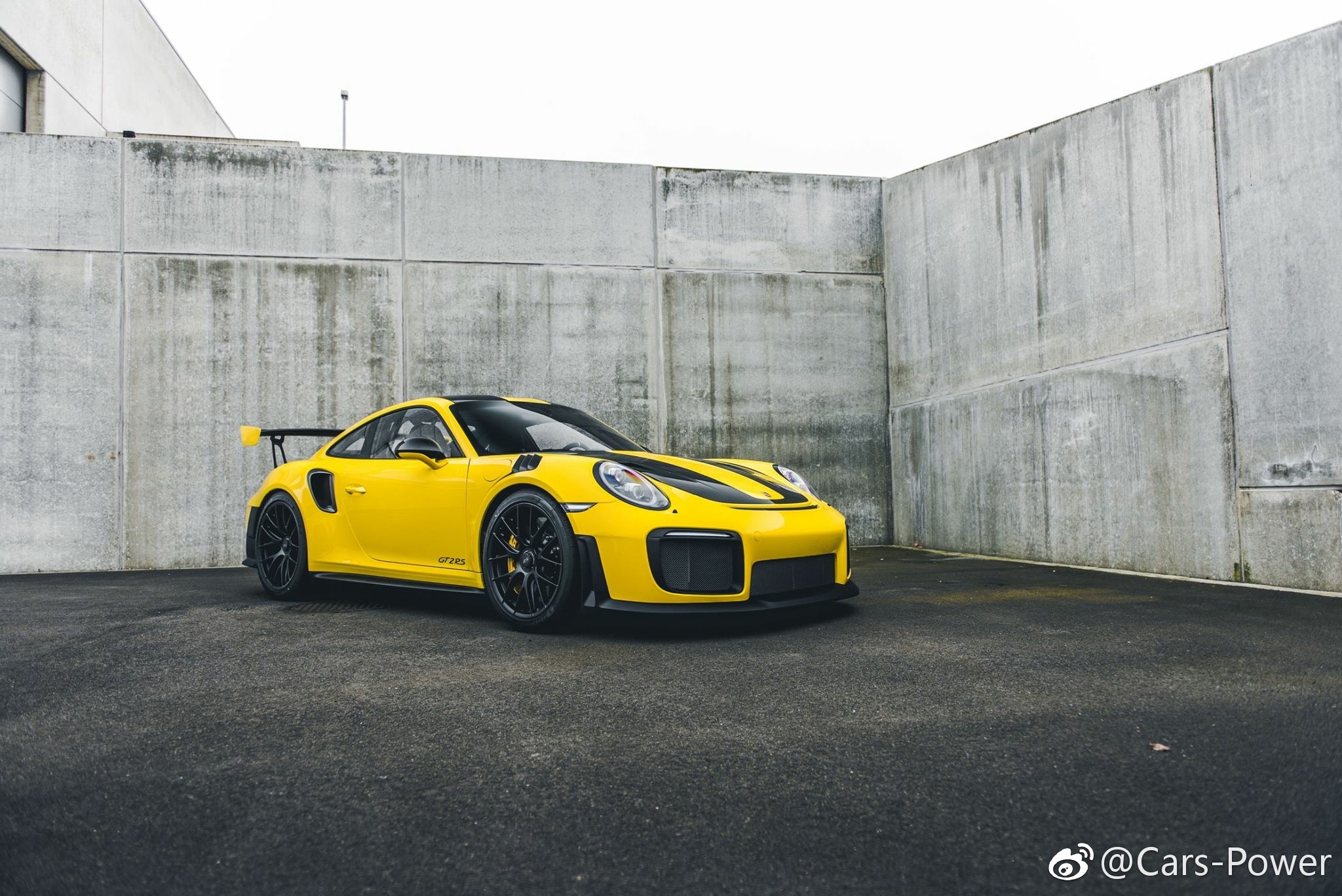 保时捷911gt2rs壁纸,保时捷911gt2rs赛道版 保时捷911 gt2rs