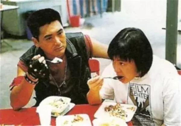 香港影坛影帝吃盒饭，曾志伟最霸气，周润发最感动，周星驰最潇洒