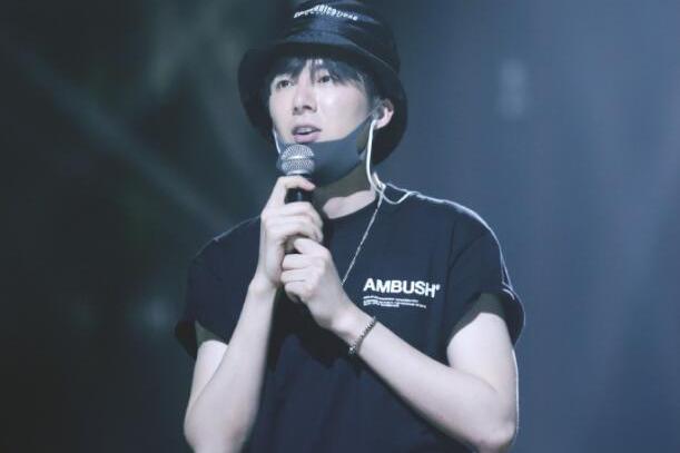 粉丝脱粉摩登兄弟霸气回应会拉黑微信 档期太