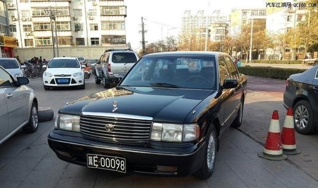 落地百万比奥迪A6豪华，车主非富即贵，现比迈腾便宜却没人买