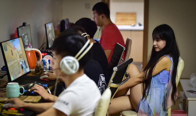 90后美女老板:组建电竞俱乐部走向人生巅峰