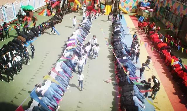 小精灵幼儿园第二届春季亲子运动会