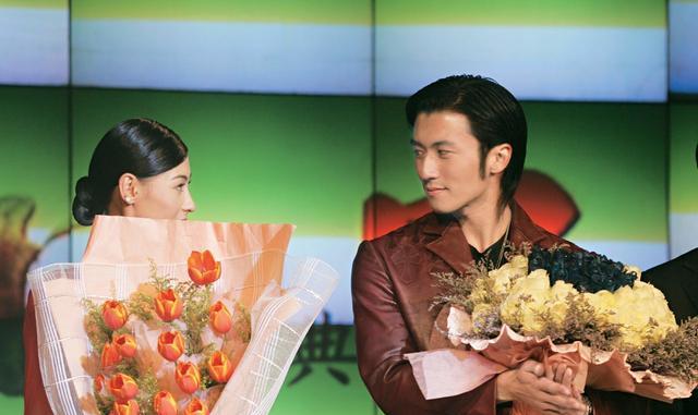 王菲和张柏芝谁更爱谢霆锋呢? 八字剖析谢霆锋真实情感生活!