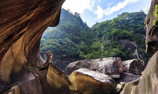 这里是云端周宁, 一座被山水与人文浸润的魅力之城……