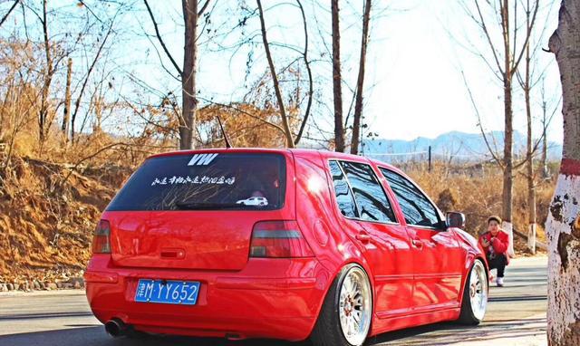 抵挡不了的诱惑 致敬一代经典高尔夫MK4改装气动避震