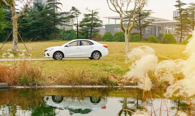 7.79万起，荣威360改款登场，配置动力均提升