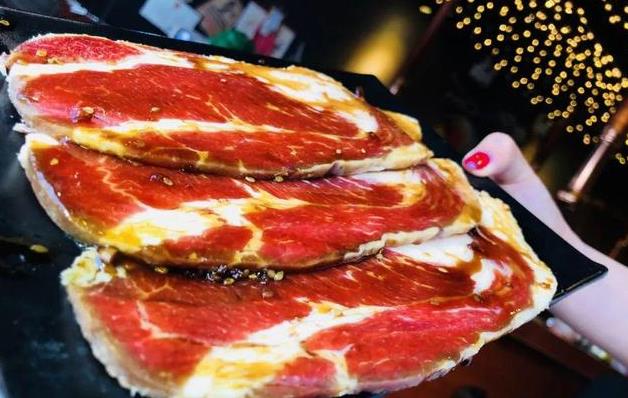 太原北城最好吃的炭火烤肉!各种腌制的新鲜肉