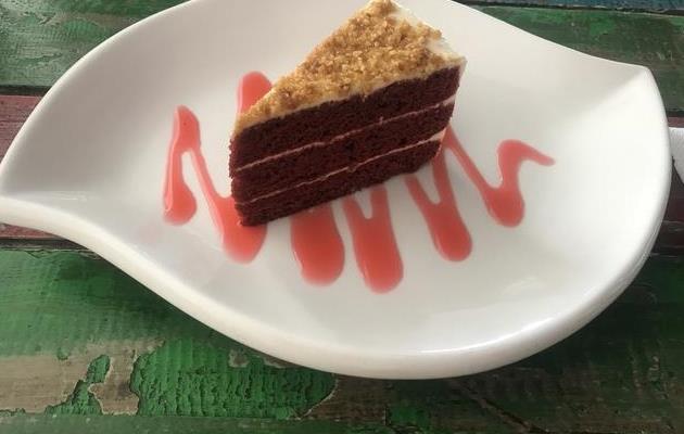 杨颖演一部毁一部,网友大骂:滚出演艺圈吧,求求