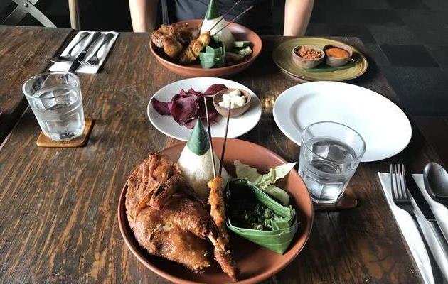 杨颖演一部毁一部,网友大骂:滚出演艺圈吧,求求