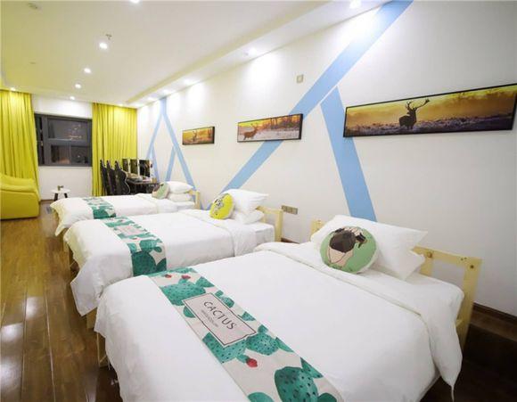 电竞酒店: 双人电竞房, 五人开黑房, 你有心动吗