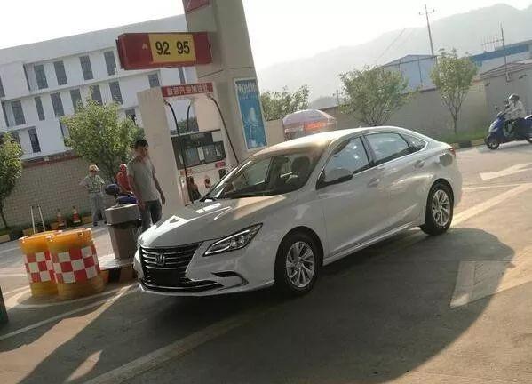 雷克萨斯的外观+奔驰的内饰, 这辆轿跑顶配只要15万, 你会买吗?