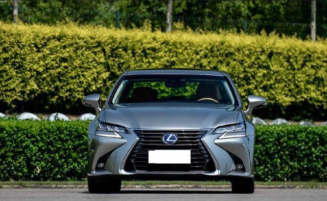 C级高性能豪华轿车，对标宝马5系，搭2.0T+8AT