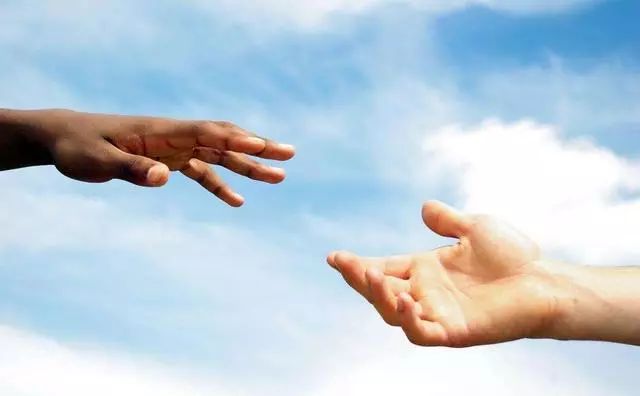 你是否抱怨过自己父母平凡?