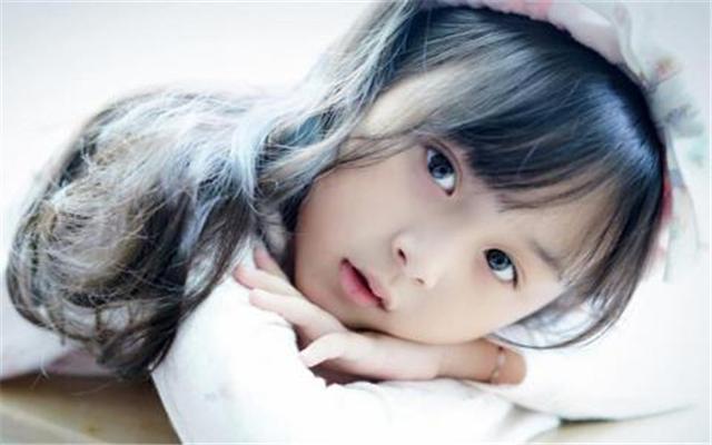 中国童星刘楚恬 上榜全球天使面孔排名第5!第1美得实至名归!