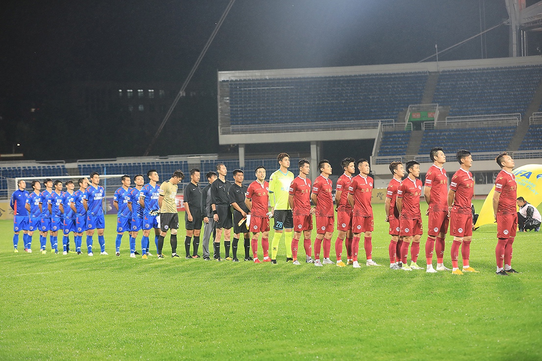 秋雨夜下最浪漫的球赛 中乙联赛吉林百嘉主场