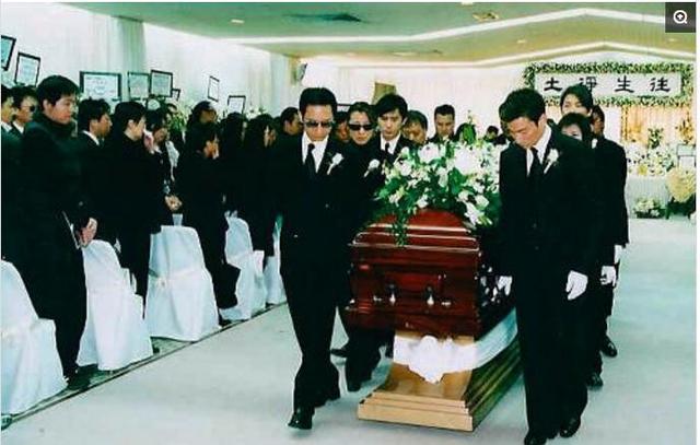 这五位明星生前说句话撼动香港半壁江山,死后