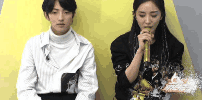 杨幂工作室除了签约了赵天宇外, 这个女明星也