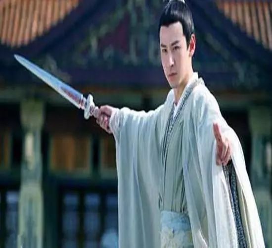 她被评圈中旺夫成龙相，美得自然却默默无闻 今嫁“东华上仙