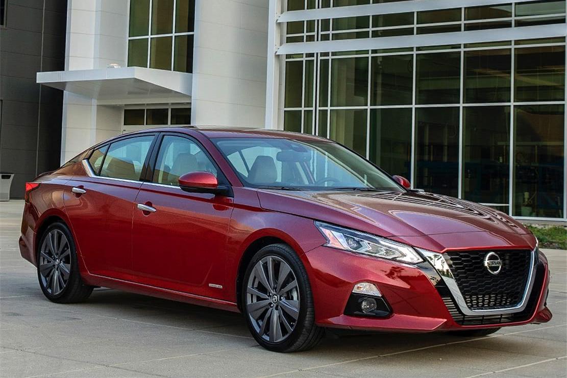 日产不再低调，全新一代天籁亮相，颜值实在高，雅阁凯美瑞接招吧