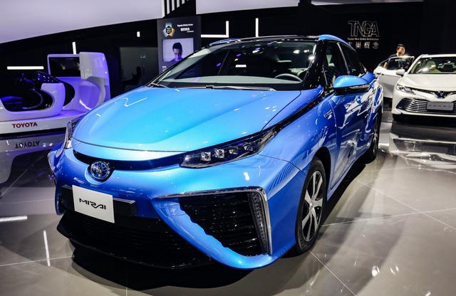 这车厉害了！不加油不充电，充氢3分钟续航480KM，售价26.5万