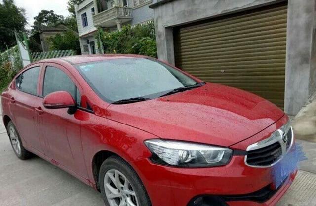 亲戚叫我买卡罗拉，但修车师傅推荐我买了这款车，太漂亮了！