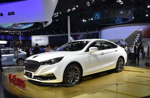 红旗终于亲民了，20万吊打大众奥迪，车尾的汉字标是亮点