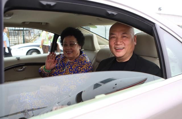 唐僧迟重瑞娶陈丽华只为钱?看看陈丽华年轻时