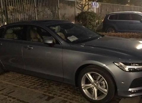 小姨刚买了奔驰C级，见我提这车后，试驾完肠子都悔青了！