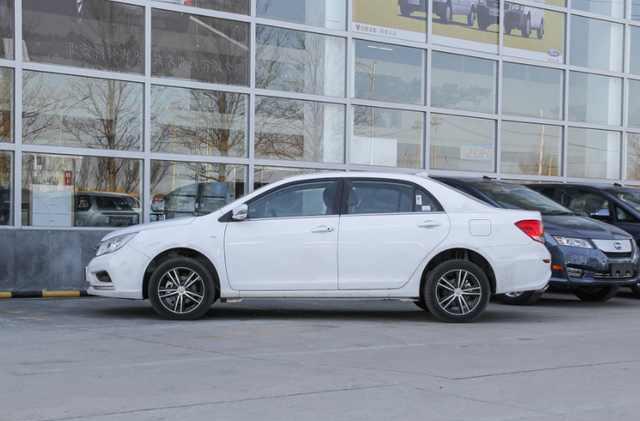 舒适乘坐环境, 科技配置吊炸天, 比亚迪速锐还能找到对手吗