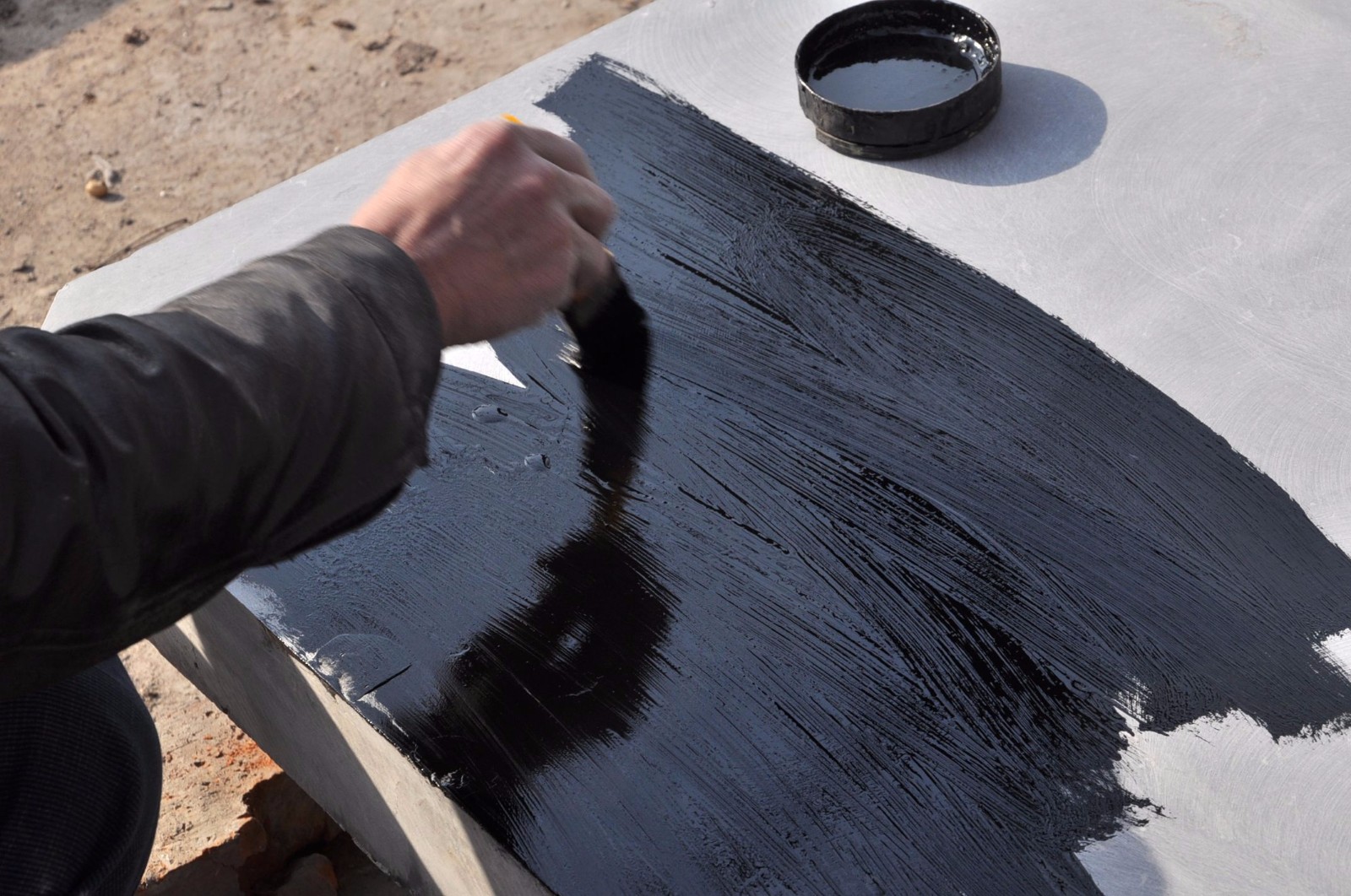 刻碑子日期写阴历还是阳历?看看刻碑人怎么说