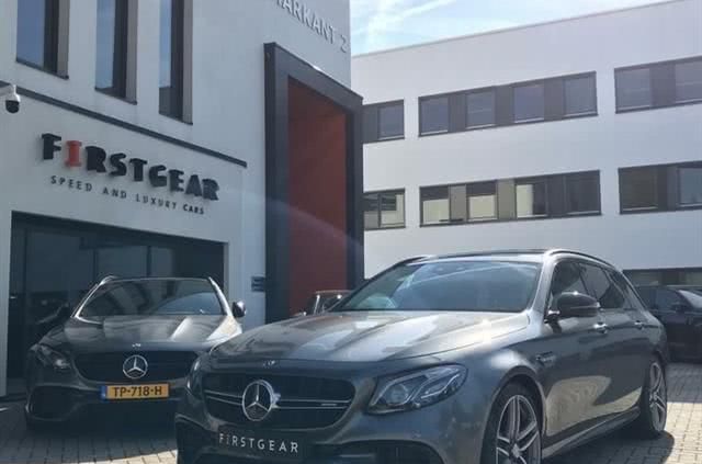 旅行版-奔驰E63s AMG就是漂亮,内饰科技感强