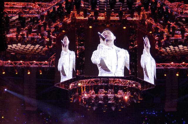 逃犯因看歌神张学友演唱会被民警抓获,肠子悔