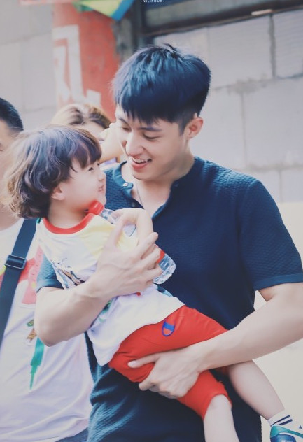 豪豪和黄景瑜写真_迪丽热巴和黄梦莹写真_尚之潮袁雨萱写真_上海车模