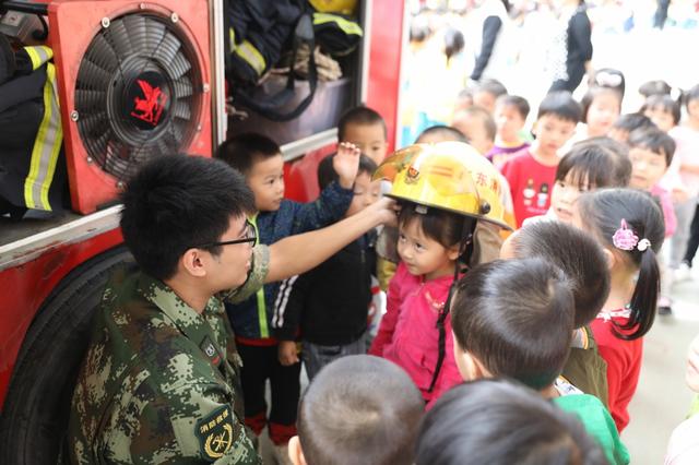 救火救出自己女友,我要和她分手,对不起,离开是