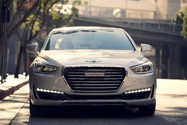 车长5.2米，车重2.5吨，3.3T+8AT只是入门，45万要给BBA好看