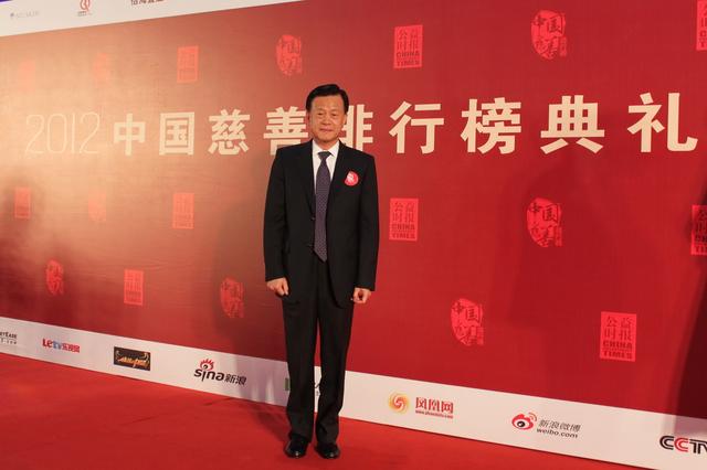 大陆人去香港打工,因不会讲粤语被嘲笑,愤而创