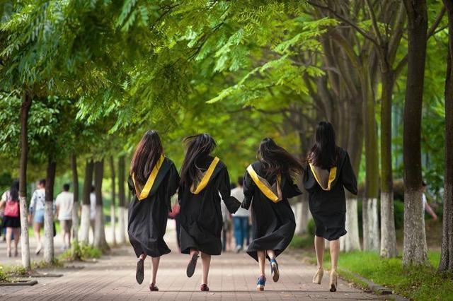 退休老师:为什么当前小学、初中、高中教师工