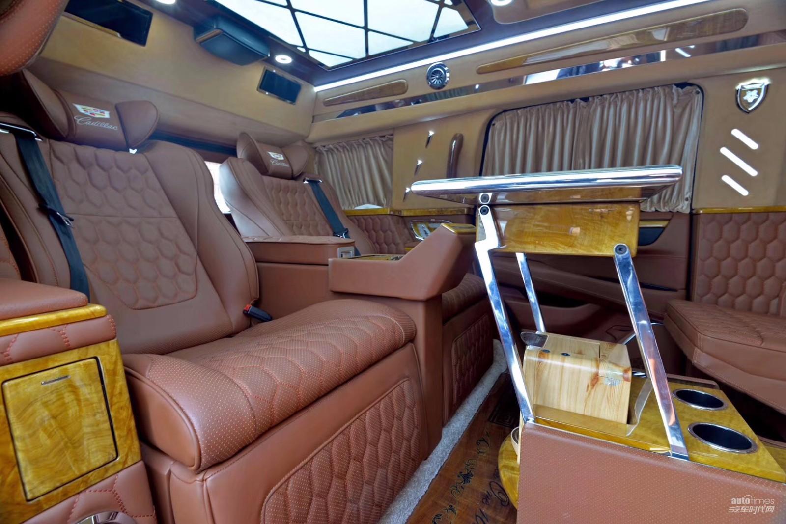 【豪华房车俱乐部】濮阳凯雷德总统一号内饰图