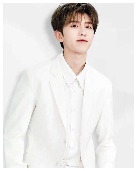 蔡徐坤怎么那么会穿衣服,就该这么火!