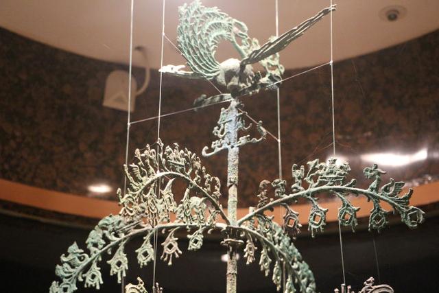 三星堆文化是商以前的文明,青铜面具是外星人的