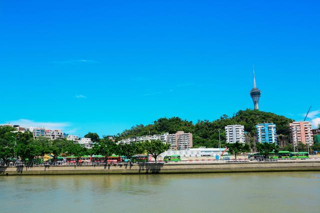 门,坐游轮就能欣赏澳门风云,最主要还能一览珠港澳大桥