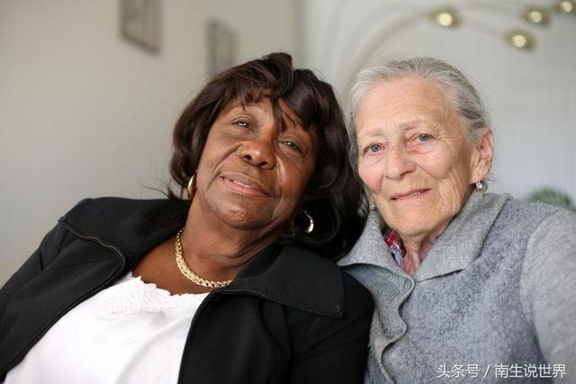 日本人均寿命最高为84.2岁、美国78.5岁、印度